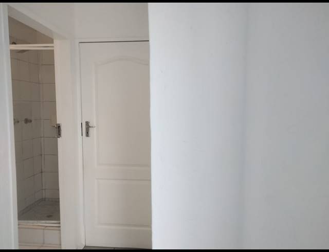 2 BEDROOM FLAT FOR SALE IN RADIOKOP